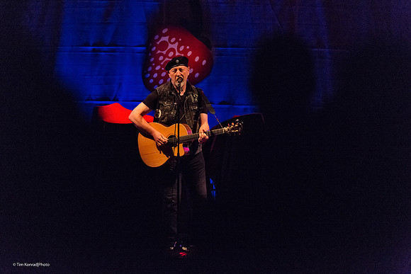 Richard Thompson on the main stage