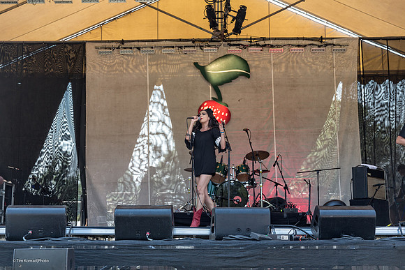 Lindi Ortega on the Main Stage
