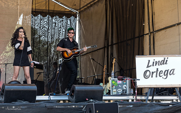 Lindi Ortega on the Main Stage