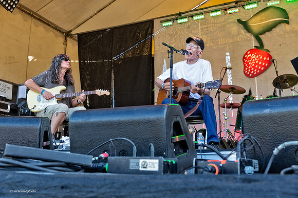 Mitch Third & Nina Gerber on the Main Stage